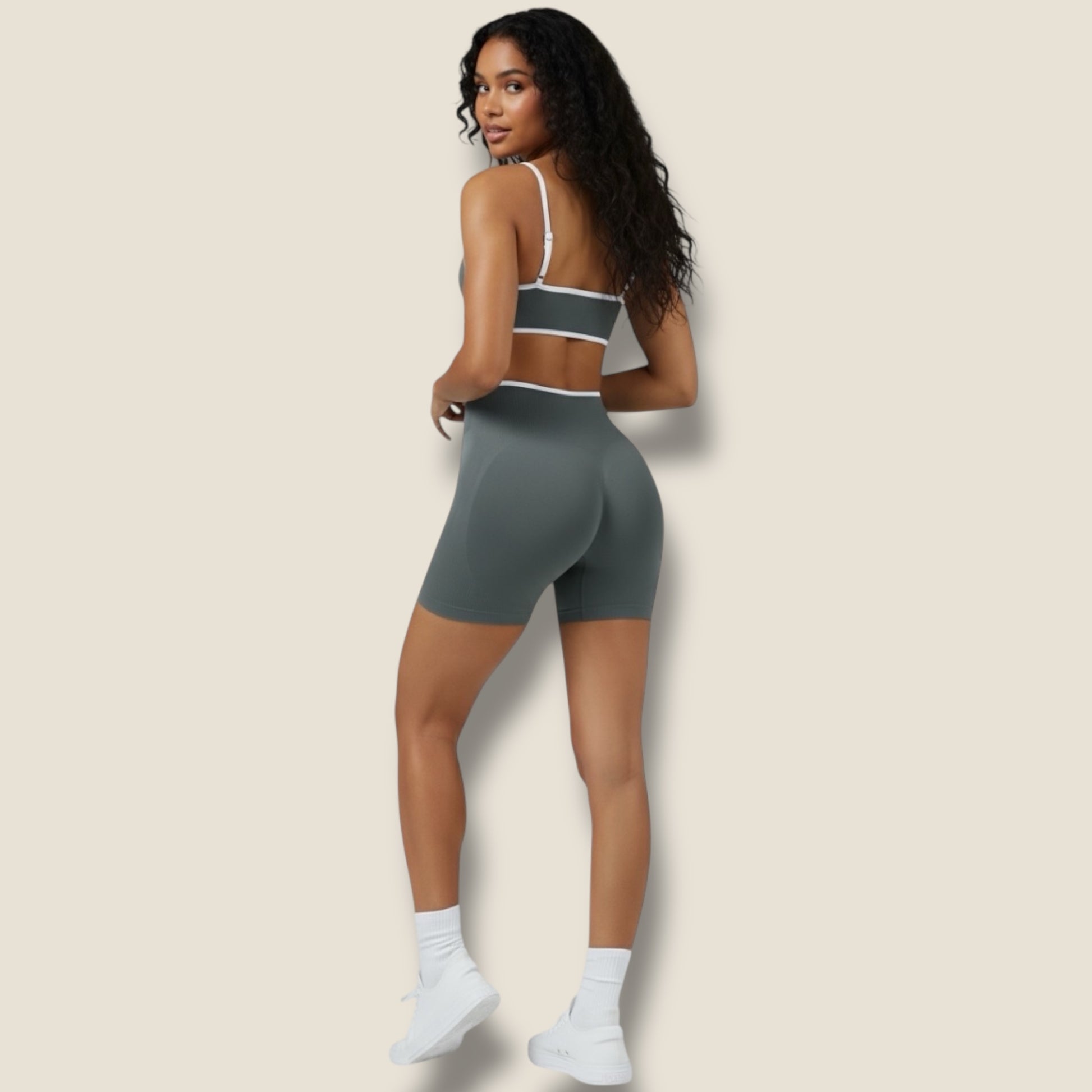 kurze Sportleggings mit Sport-BH Set - AuriFit 