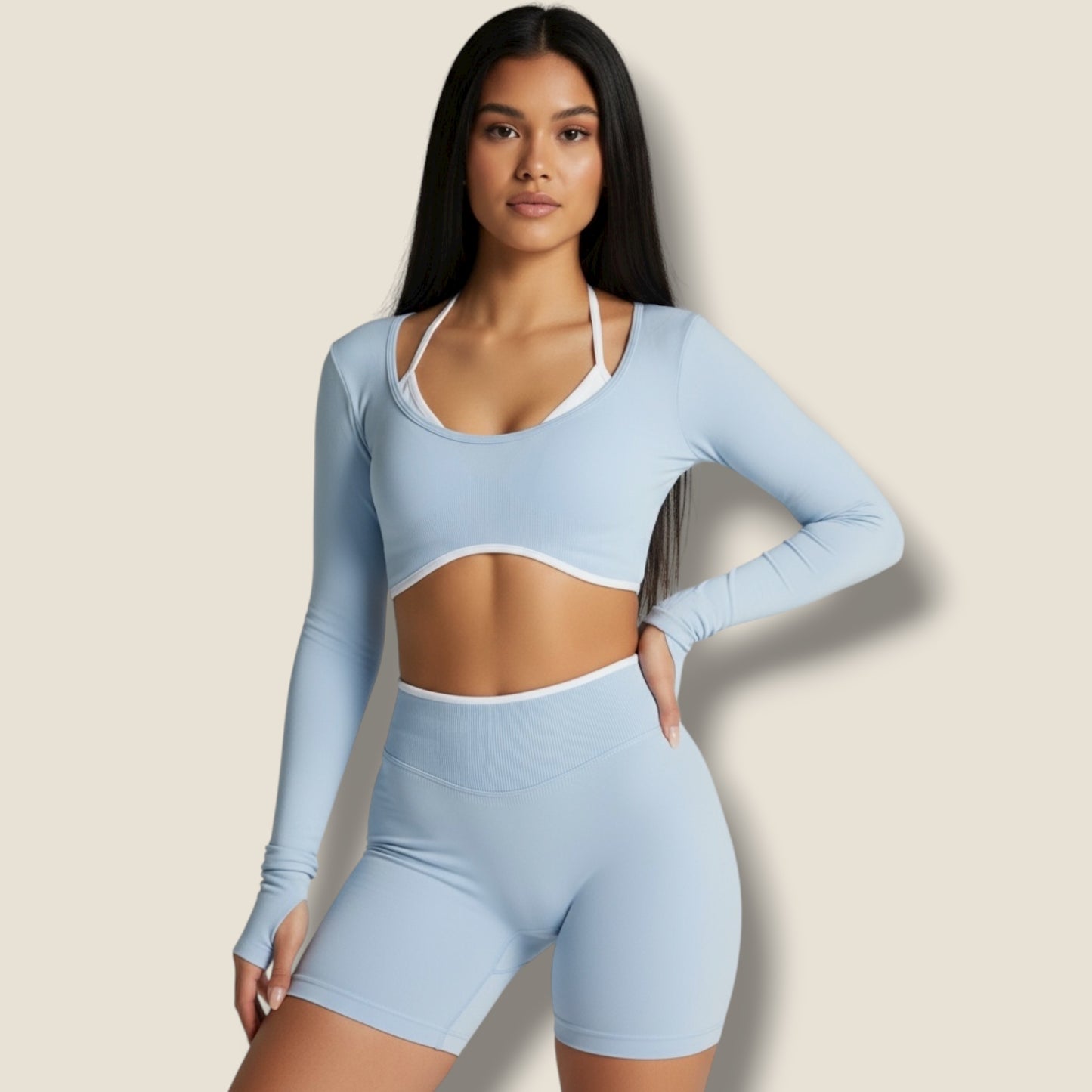 langärmeliges Sporttop mit kurzer Hose und weißem Sport-BH Set - AuriFit 