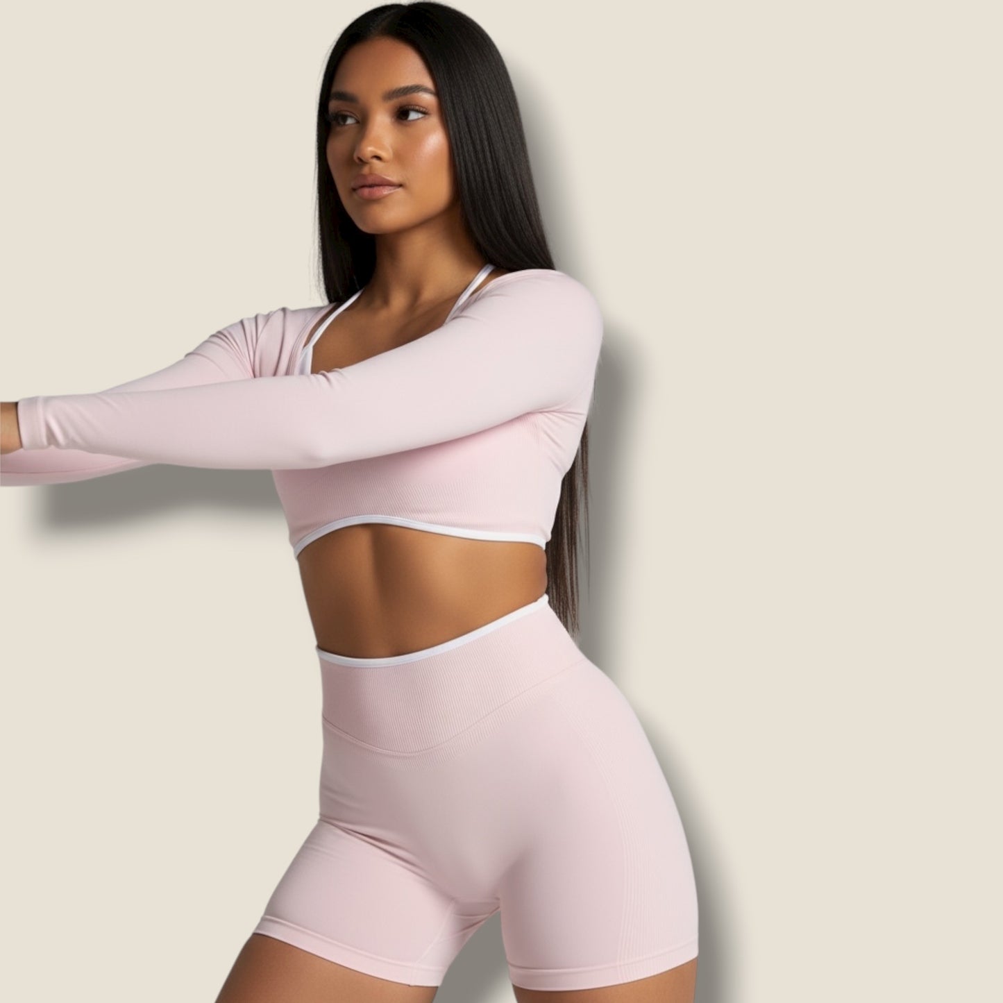 langärmeliges Sporttop mit kurzer Hose und weißem Sport-BH Set - AuriFit 